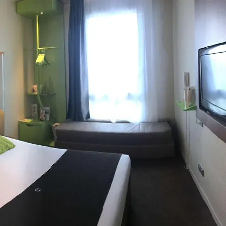 Hotel Campanile Marne La Vallee - Saint-georges 3*