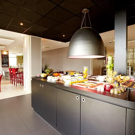 Campanile Marne La Vallee - Saint-georges 3*