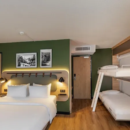Campanile Marne La Vallee - Saint-georges Hotel 3*